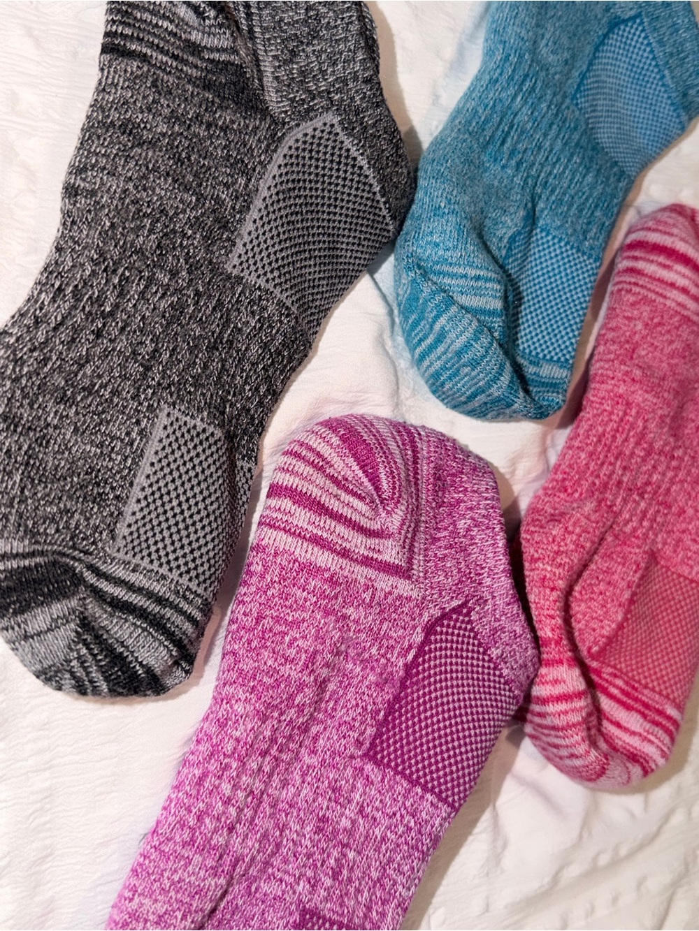 Columbia Low-Cut Arch Support Athletic Socks in Pink, Purple, Blue, Gray, Black - Picture 3 of 4